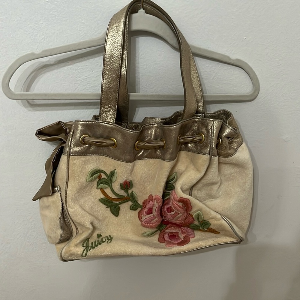 Juicy couture bag with everything still with it